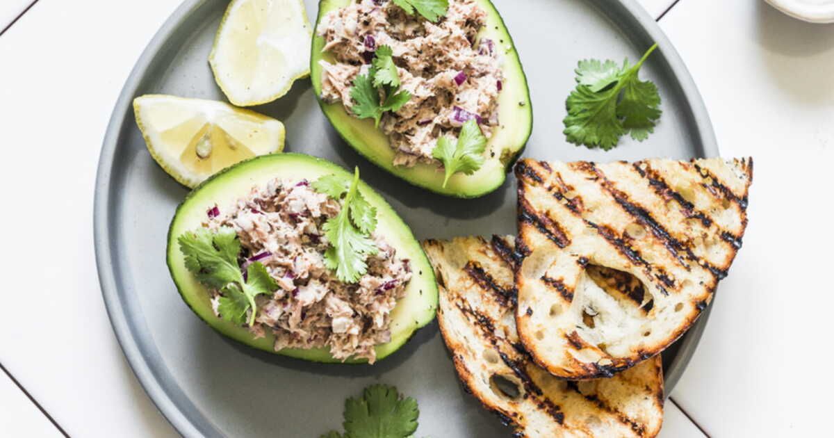 Avocats farcis au thon : une recette irrésistible pour éblouir vos convives
