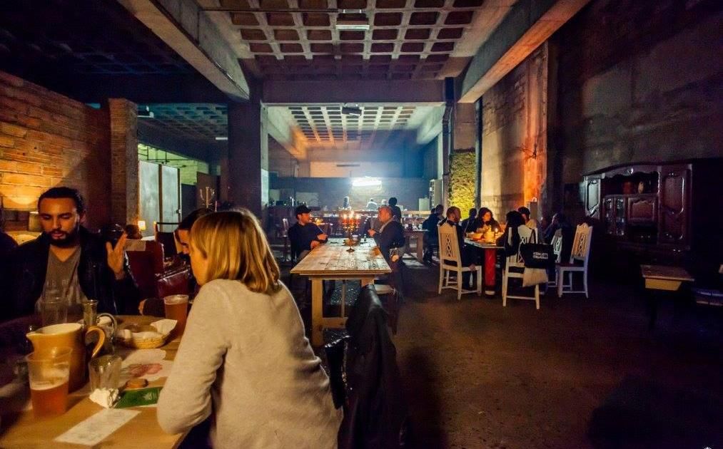 Des plats de chef à 2 euros : le mouvement qui révolutionne Paris