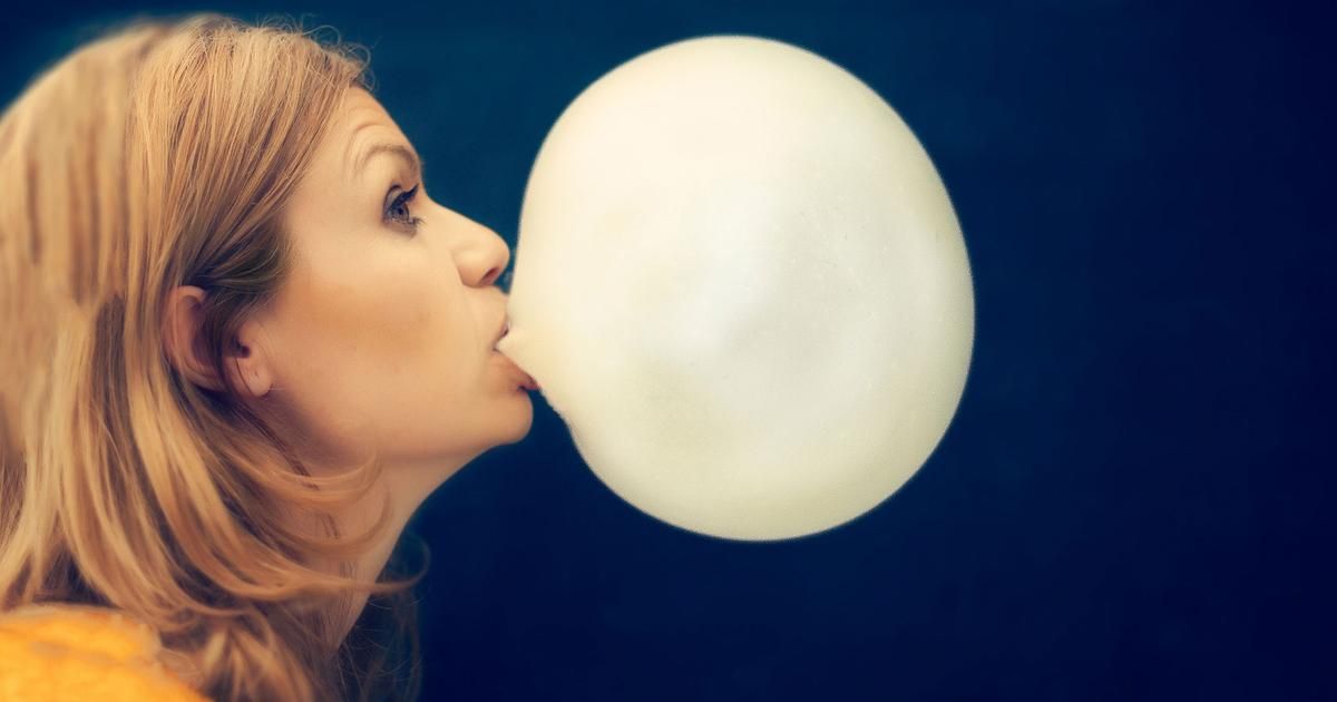 Le chewing-gum : un allié trompeur pour notre santé