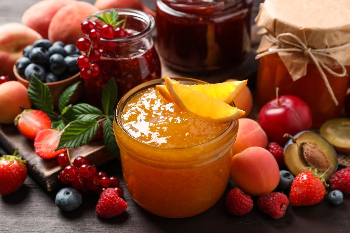 Mélanges audacieux et fruits du soleil : explorez des confitures d'été étonnantes