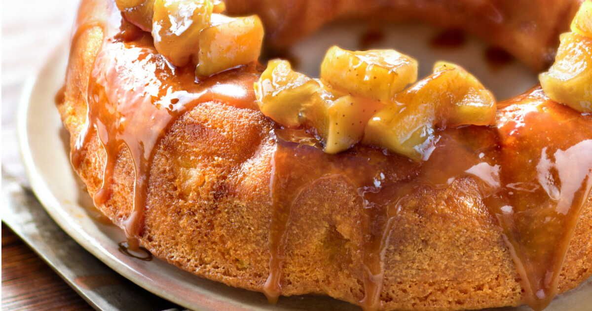 Une délicieuse couronne aux pommes et caramel pour régaler vos papilles