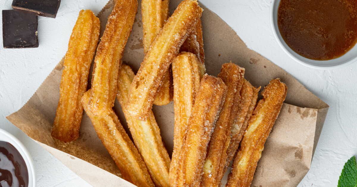 Régalez-vous avec des churros maison : la recette des fêtes foraines à votre portée