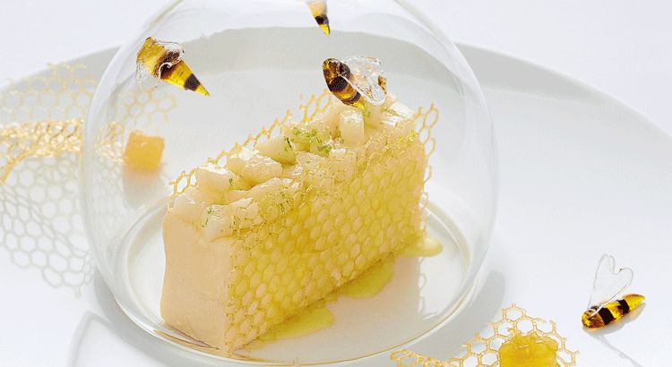 Un dessert délicat au miel, citron et poires pour ravir vos papilles