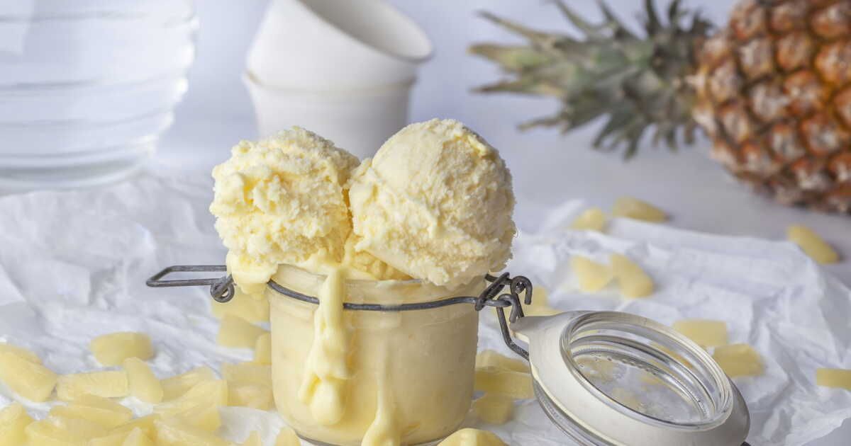 Une glace à l’ananas rapide et rafraîchissante en seulement deux minutes