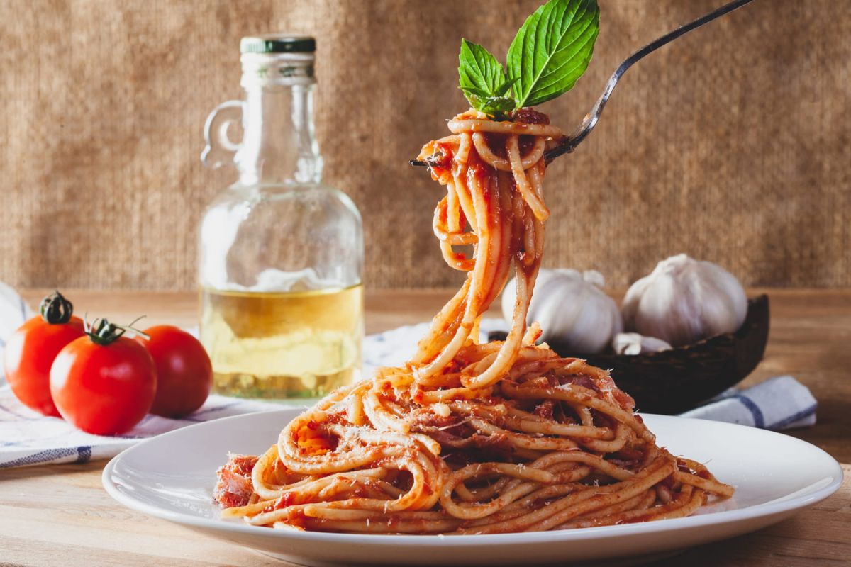 Découvrez la recette de la meilleure sauce pour pâtes au monde avec trois ingrédients