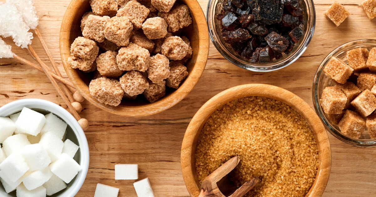 Découvrez les alternatives au sucre blanc : stevia, miel et autres sucrants