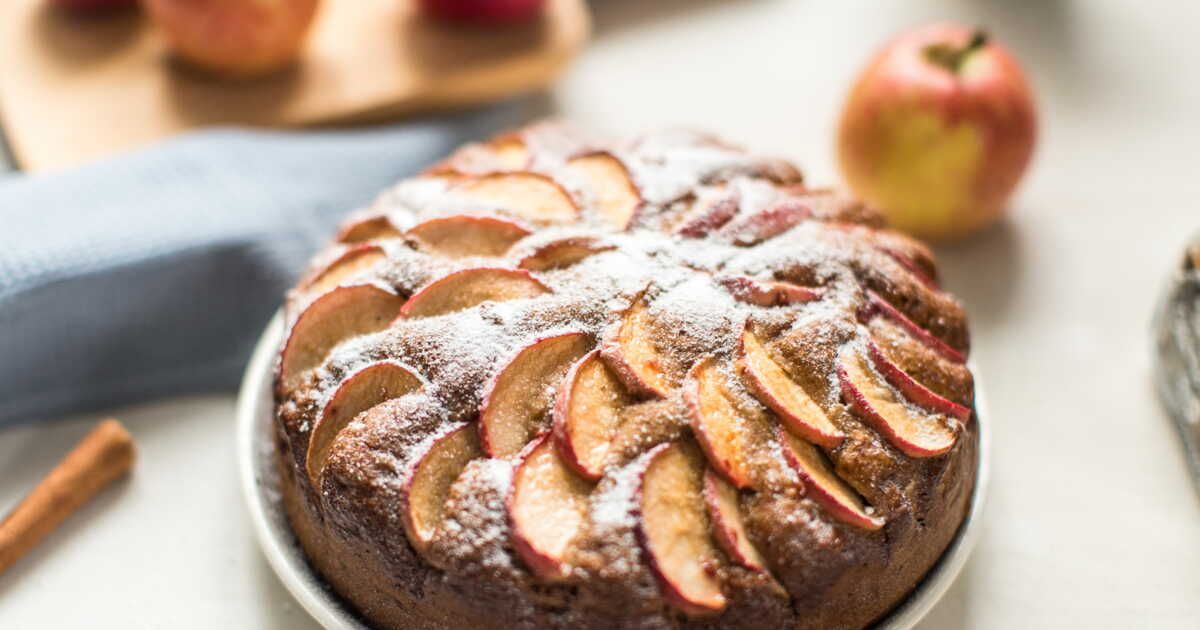La douce nostalgie d'un gâteau aux pommes caramélisées